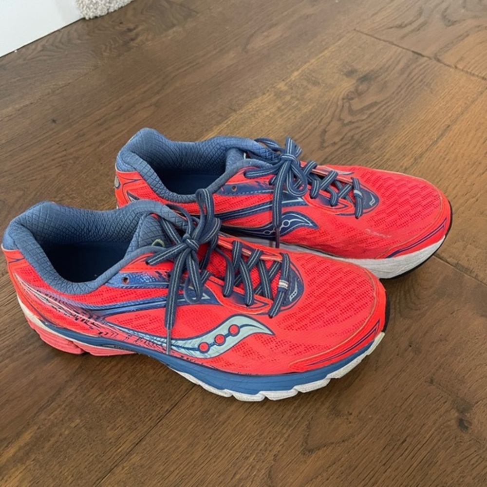 Saucony Running Shoes Size 9